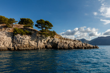 Fototapeta na wymiar Vue from the sea on Calanques de Cassis, Calanques de Marseille, Calanque Port Pin Provence, France,