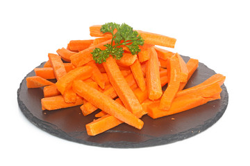 Carottes émincées sur assiette ardoise