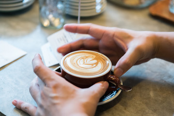 Fototapeta na wymiar make coffee latte art 