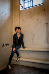 Femme dans une cellule de l'ancienne prison Montluc à Lyon