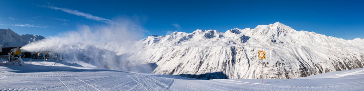 Blick von Skigebiet Hochgurgl zu den Oetztaler Alpen