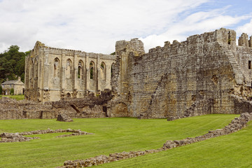 Fototapeta na wymiar Ruins of the medieval Cistercian Rievaulx Abbey near the market town of Helmsley in North Yorkshire, England 