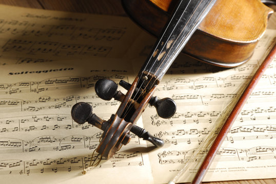 violin and notes  