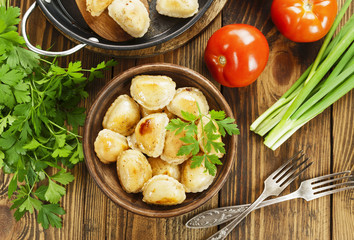 Fried dumplings with meat