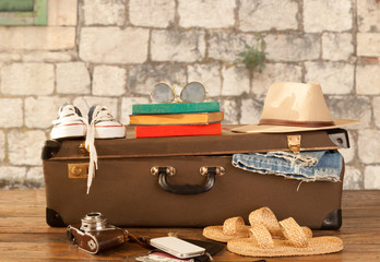 vintage valiz ve seyahat eşyaları