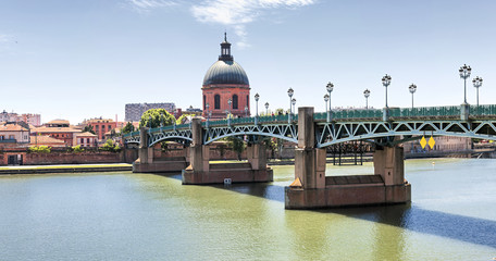 Saint-Pierre Bridge in Toulouse