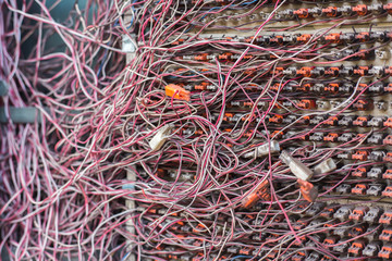 messy cables