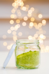 Glas mit Matcha