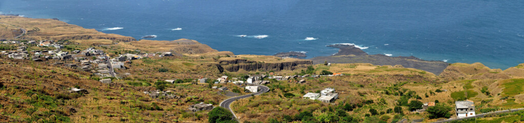 Obraz premium Road reaches center of Sao Jorge