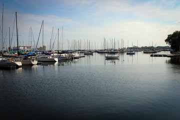 Fototapeta na wymiar Boats on Ontario Lake, Toronto, Canada