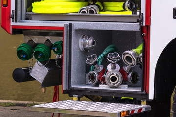 Feuerwehrausrüstung in einem Löschgruppen Fahrzeug