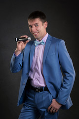 Naklejka premium man in suit, business portrait, posing at Studio 