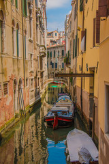 Fototapeta na wymiar Venice side canal