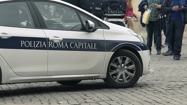 Policemen investigating crime, officers patrolling city, law enforcement