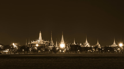 bangkok grand palace and the temple of the Emerald Buddha at night