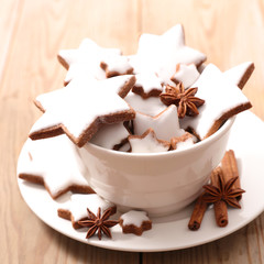 star shape gingerbread with icing