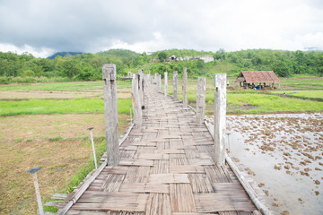Fototapeta na wymiar Su Tong Pae bridge