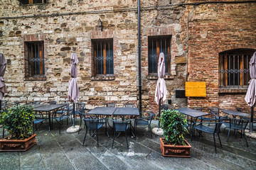 Fototapeta na wymiar rustic tables in Montepulciano