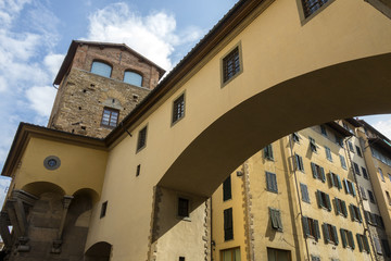 Fototapeta na wymiar Arch at the Ponte Vecchio - Florence - Italy