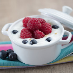 Yahourt framboise myrtille et fromage blanc