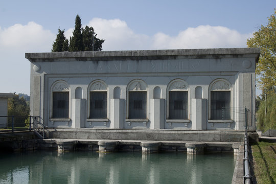 chiusa canale 