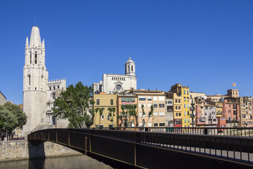 Fototapeta na wymiar Girona picturesque small town with Colorful houses and ancient C