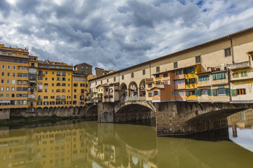 Fototapeta na wymiar Bridge Ponte Vecchio