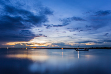 Fototapeta na wymiar Sunset at the harbour