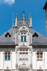 Haut du toit de la mairie de Saumur, côté cour. partie 01