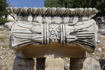 Fototapeta na wymiar View of Temple of Apollo in antique city of Didyma
