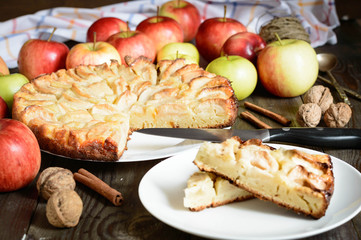 apple pie with red and green apples