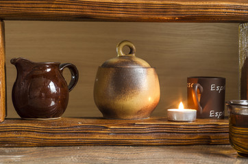 element dekoracji drewnianej wiejskiej kuchni w odcieniach brązu