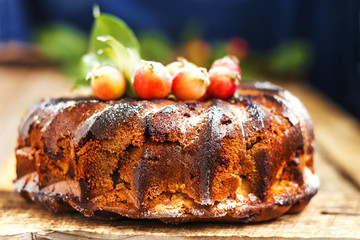 charlotte with red apple