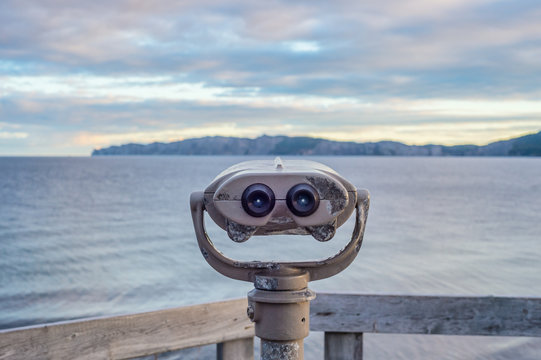 Public binoculars - Powered by Adobe