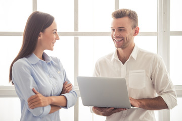 Obraz premium Beautiful young couple