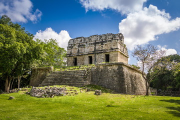 Fototapeta na wymiar Mayan ruins at Chichen Itza - Yucatan, Mexico