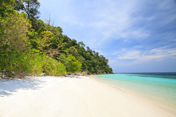 Beautiful tropical island beach - Koh Adang, Satun Thailand