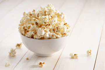 Sweet caramel popcorn in a bowl