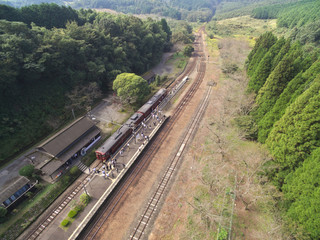 JR九州肥薩線　大畑駅(おこばえき)に観光列車が停車する風景