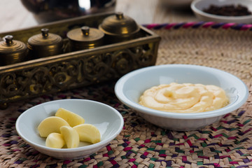 lebansese garlic sauce