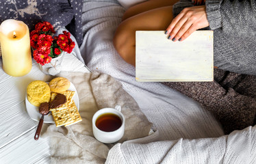 Warm and cozy,the girl in the sweater