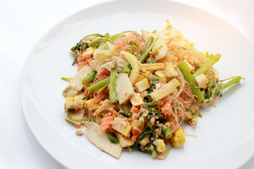 Suki without broths, stir fried mixed vegetable and tofu in sukiyaki sauce on plate. Vegetarian Food, Healthy Food. Thai Food.