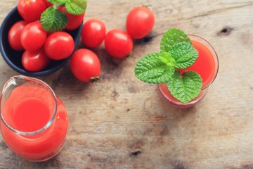 Fresh tomatoes and juice