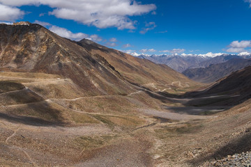 Fototapeta na wymiar Khardung la pass High Attitude motorable road view in Leh, India.