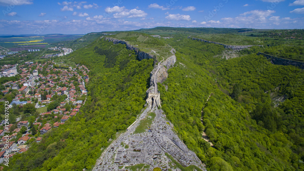 Poster Aerial view of the Ovech fortress, Pravadiya, Bulgaria