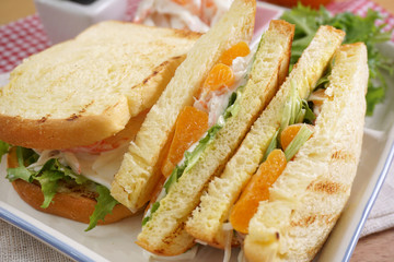 게살귤샌드위치