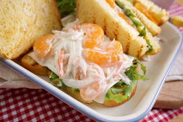 게살귤샌드위치