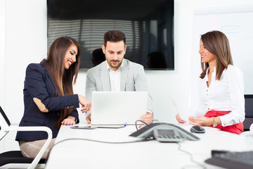 Fototapeta premium Business people in modern office