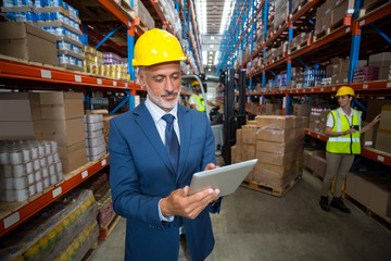 Warehouse manager using digital tablet