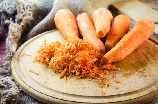 raw carrots peeled and grated